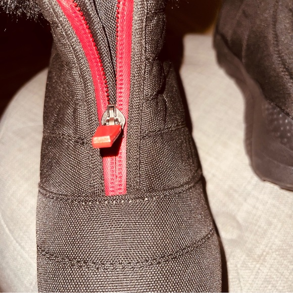 Fur lined-slip on -zip up -non slip -ankle boots - Picture 8 of 9